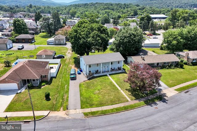 5 IMPALA DR, Dillsburg, PA 17019
