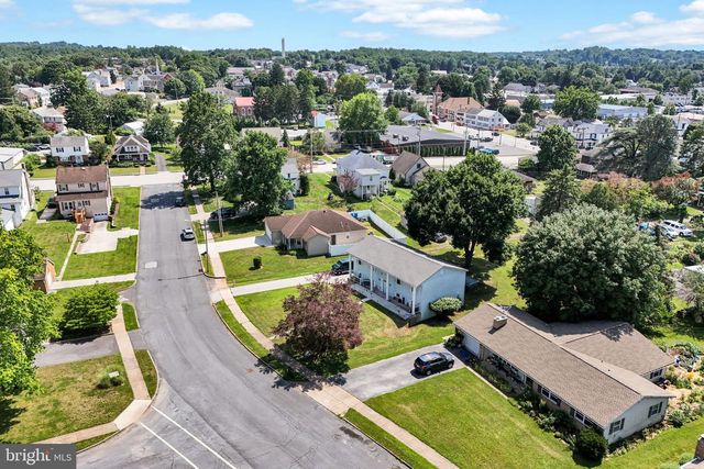 5 IMPALA DR, Dillsburg, PA 17019