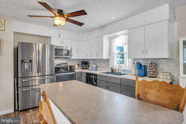 5 IMPALA DR, Dillsburg, PA 17019