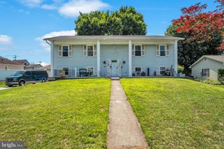 5 IMPALA DR, Dillsburg, PA 17019