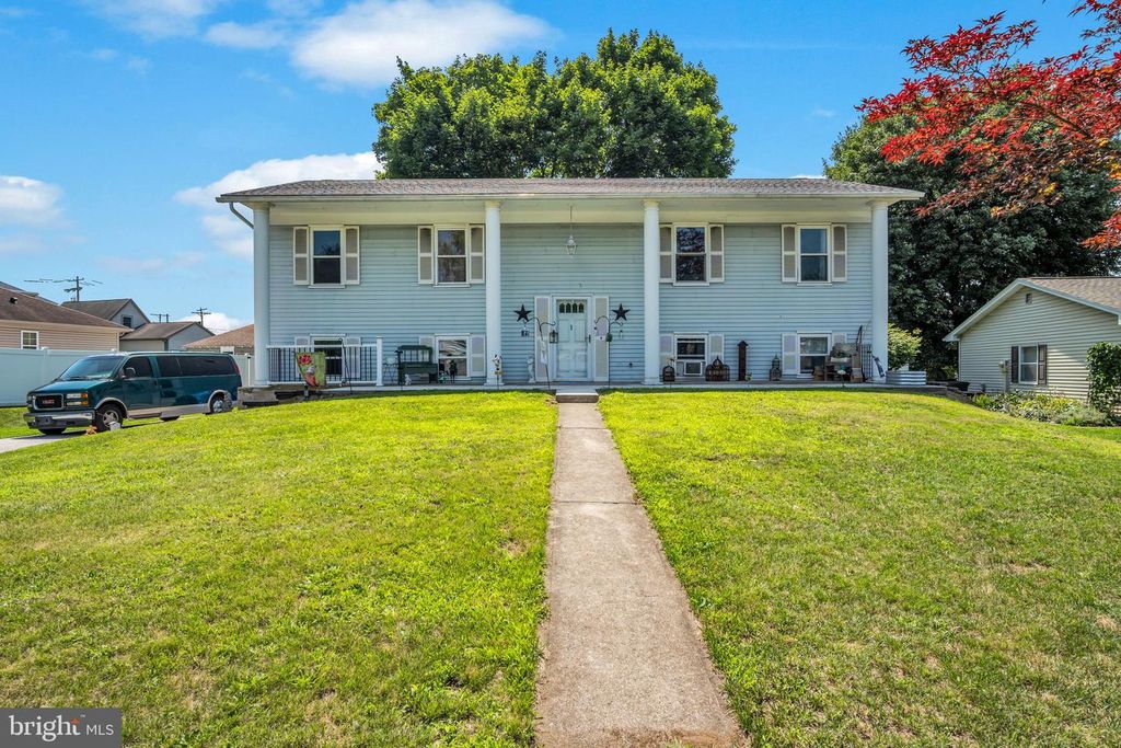 5 IMPALA DR, Dillsburg, PA 17019