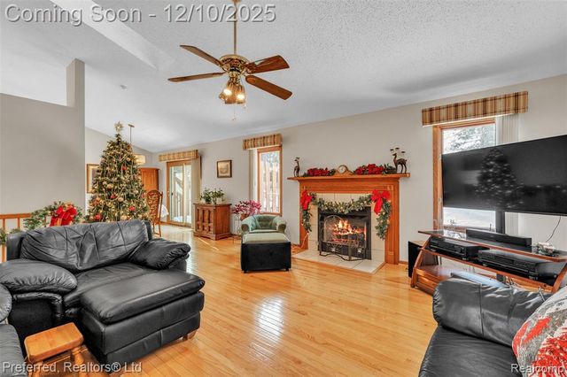 215 Edington Circle, Canton, MI 48187