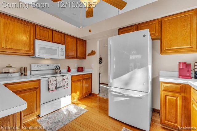 215 Edington Circle, Canton, MI 48187