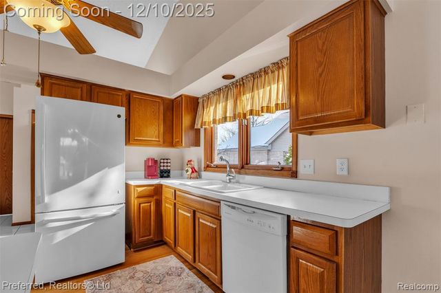 215 Edington Circle, Canton, MI 48187