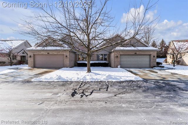215 Edington Circle, Canton, MI 48187