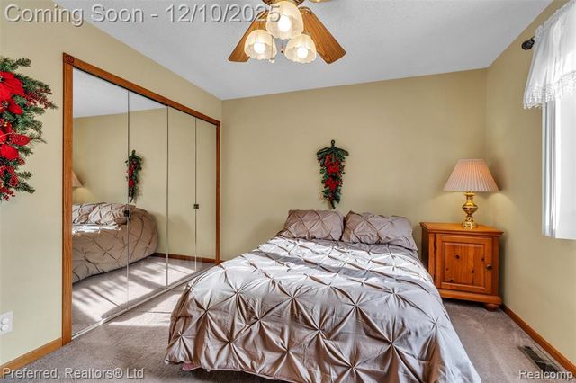 215 Edington Circle, Canton, MI 48187