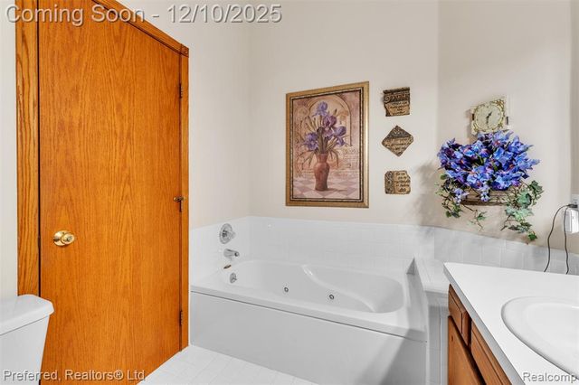 215 Edington Circle, Canton, MI 48187