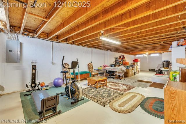 215 Edington Circle, Canton, MI 48187