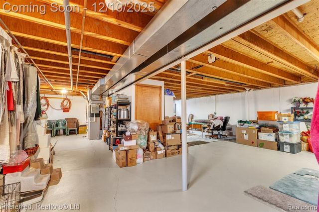 215 Edington Circle, Canton, MI 48187