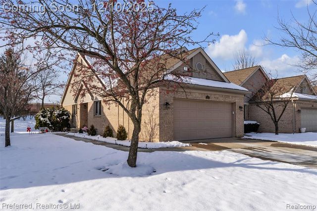 215 Edington Circle, Canton, MI 48187