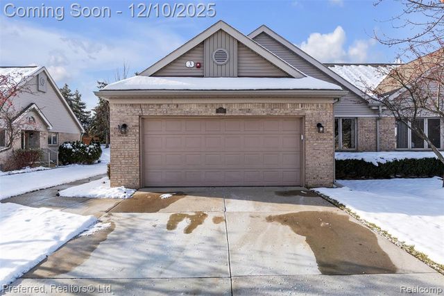 215 Edington Circle, Canton, MI 48187