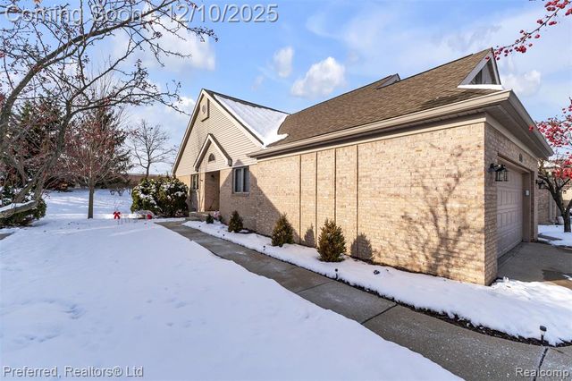 215 Edington Circle, Canton, MI 48187