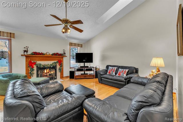 215 Edington Circle, Canton, MI 48187