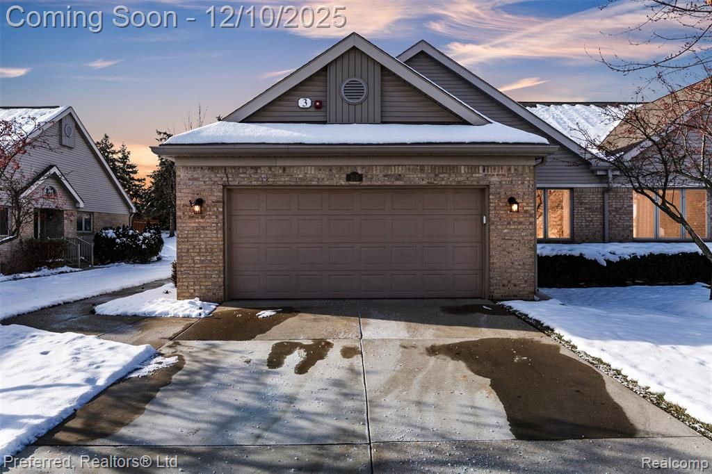 215 Edington Circle, Canton, MI 48187