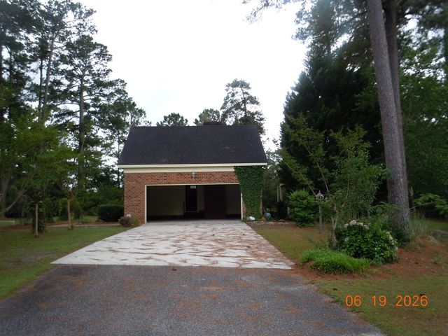 43 Willow Dr., Tabor City, NC 28463