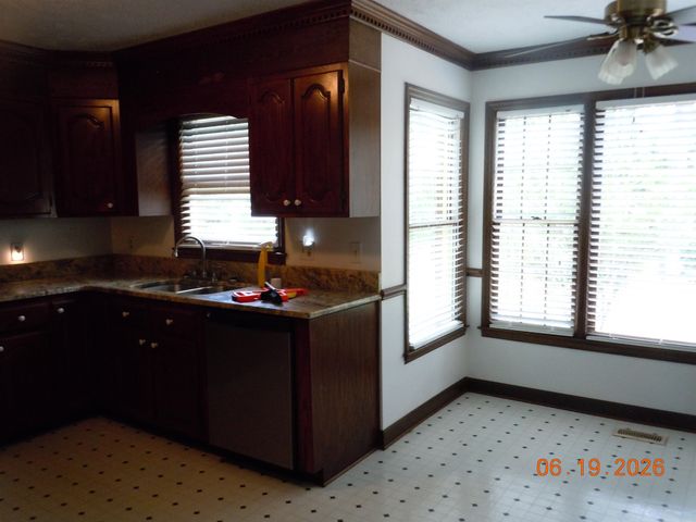 43 Willow Dr., Tabor City, NC 28463
