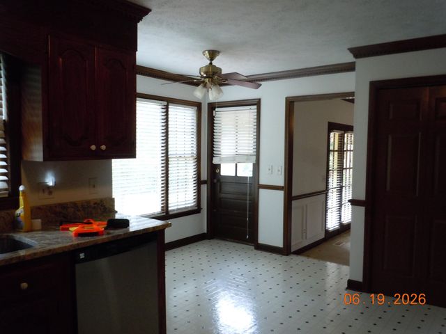 43 Willow Dr., Tabor City, NC 28463