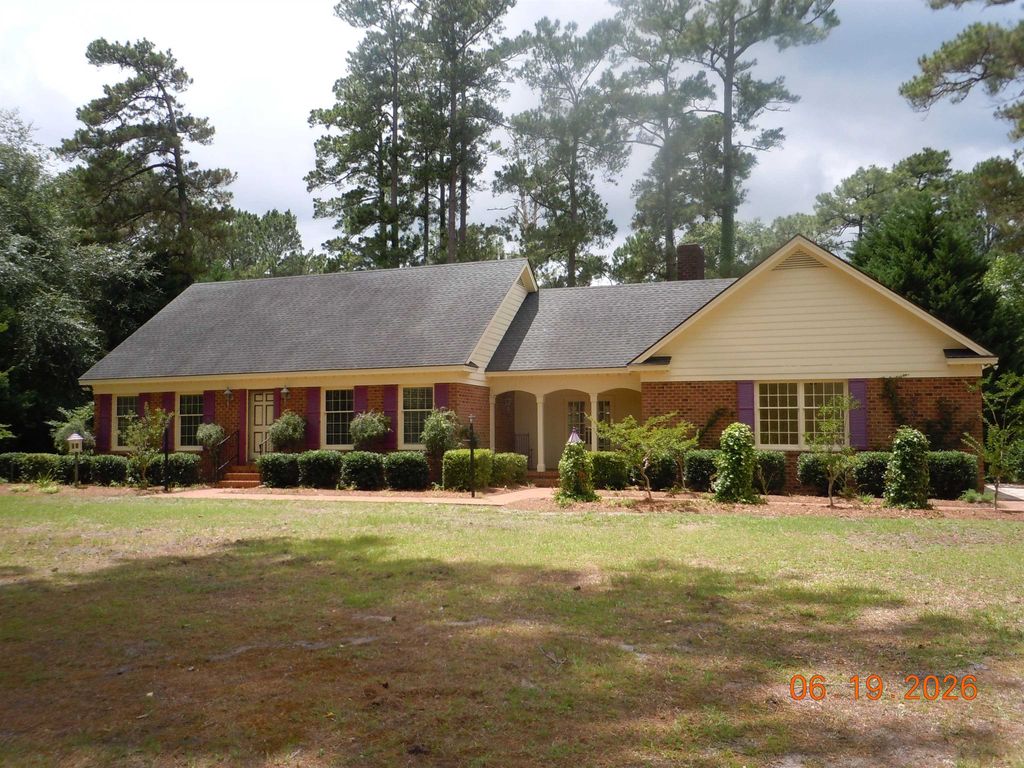 43 Willow Dr., Tabor City, NC 28463