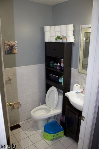 222 Geneva St, Elizabeth City, NJ 07206