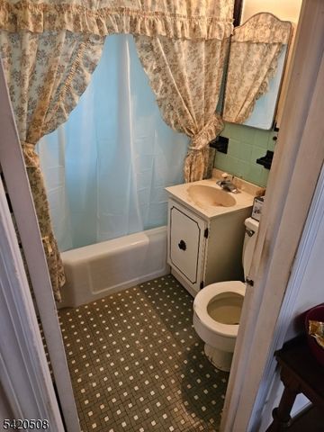 214 Maple St, Garwood Boro, NJ 07027