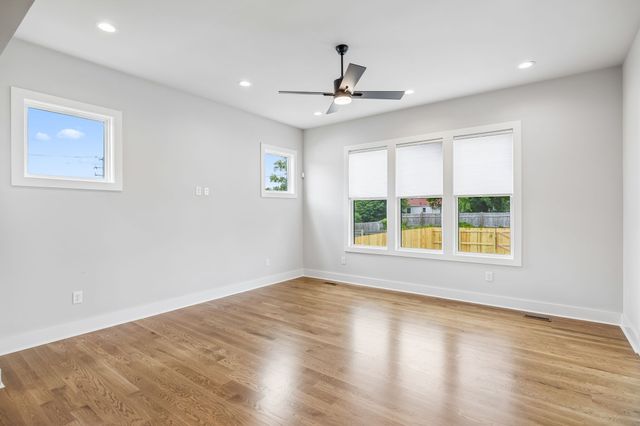 1726 Knowles St, Nashville, TN 37208