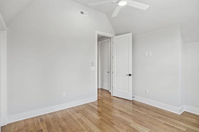 1726 Knowles St, Nashville, TN 37208