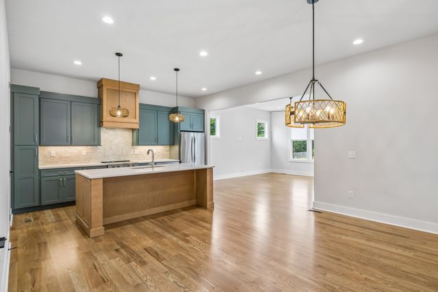 1726 Knowles St, Nashville, TN 37208