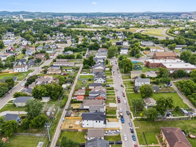 1726 Knowles St, Nashville, TN 37208