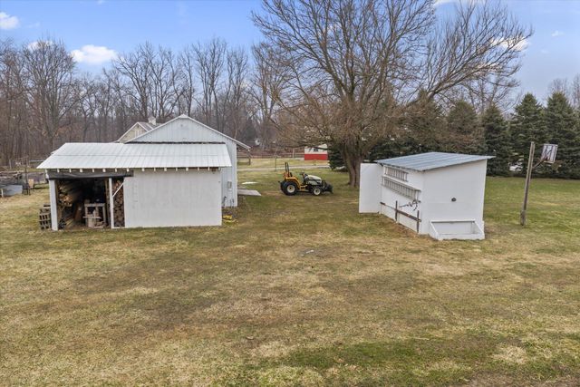 12550 Garr Road, Buchanan, MI 49107