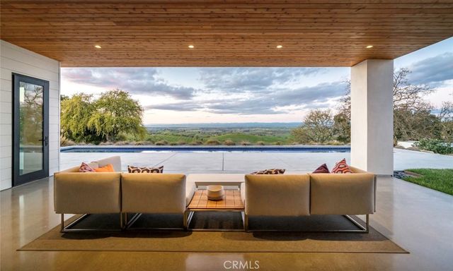 705 Sequoia Lane, Templeton, CA 93465