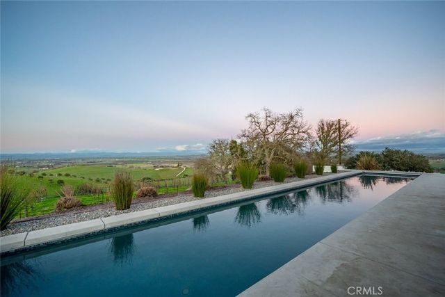 705 Sequoia Lane, Templeton, CA 93465