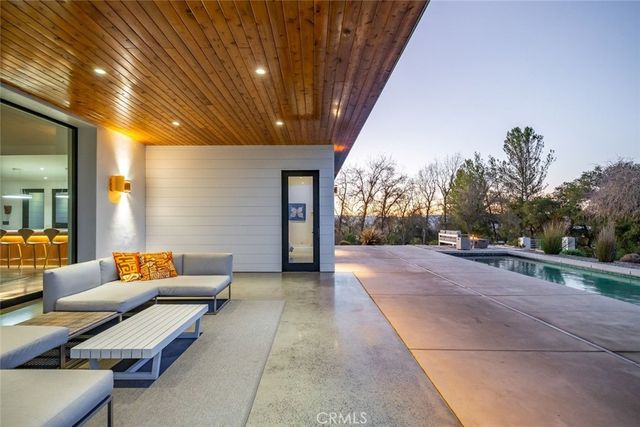 705 Sequoia Lane, Templeton, CA 93465