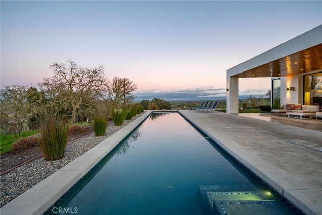 705 Sequoia Lane, Templeton, CA 93465