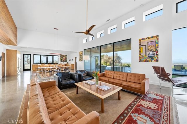 705 Sequoia Lane, Templeton, CA 93465