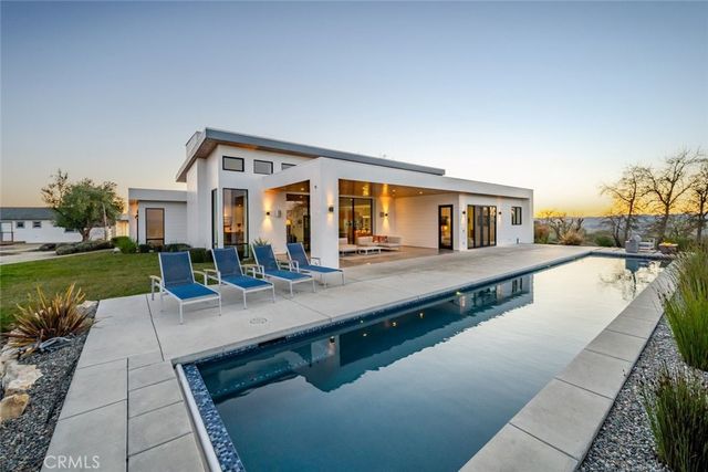 705 Sequoia Lane, Templeton, CA 93465