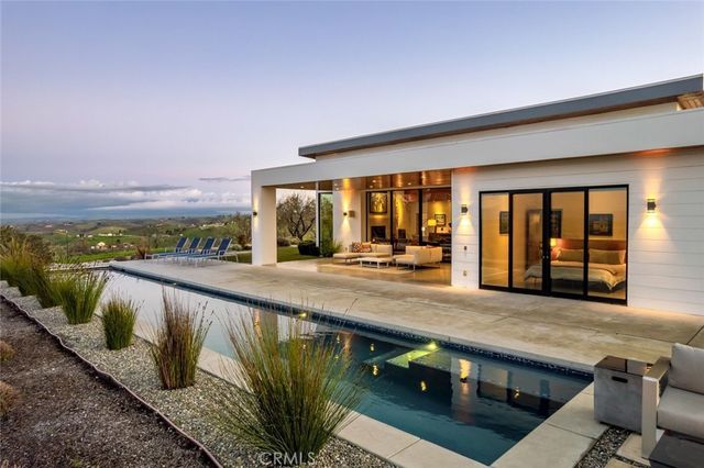 705 Sequoia Lane, Templeton, CA 93465