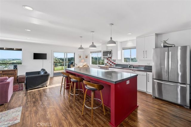 705 Sequoia Lane, Templeton, CA 93465