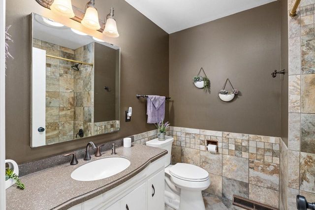 3003 Lincoln AVENUE, La Crosse, WI 54601