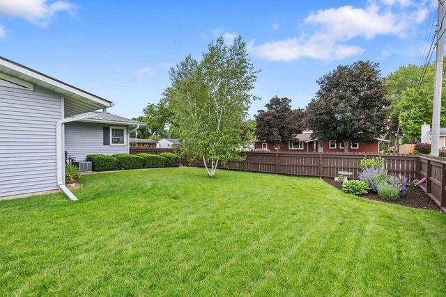3003 Lincoln AVENUE, La Crosse, WI 54601