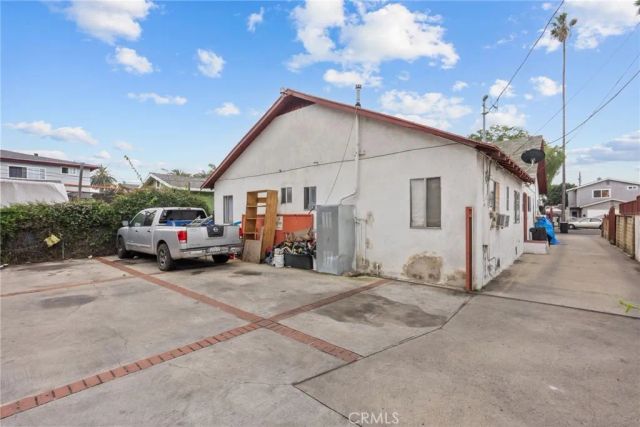 943 W 65th Street, Los Angeles, CA 90044