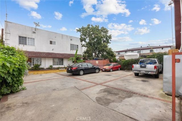 943 W 65th Street, Los Angeles, CA 90044