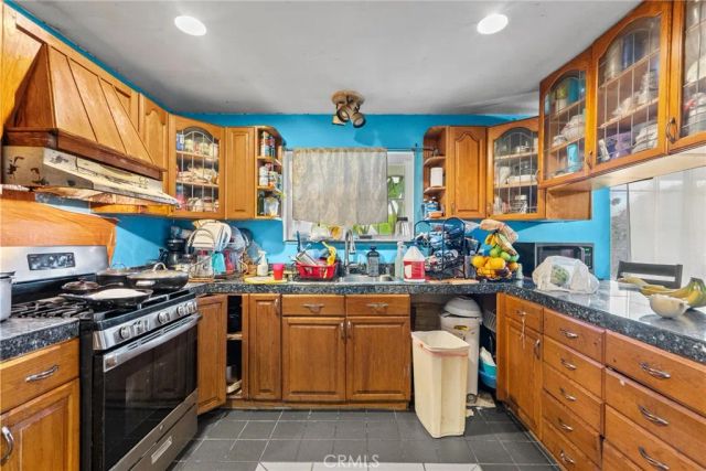 943 W 65th Street, Los Angeles, CA 90044