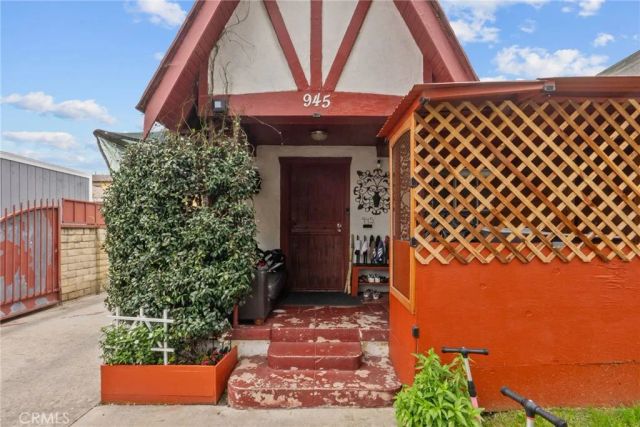 943 W 65th Street, Los Angeles, CA 90044