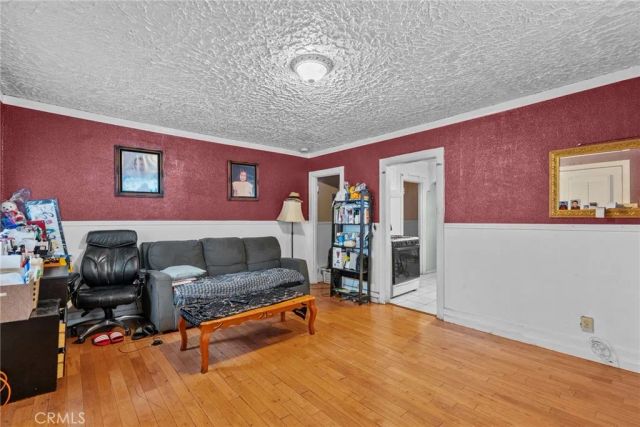 943 W 65th Street, Los Angeles, CA 90044