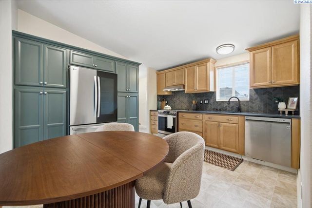 2619 E Adelia Road, Pasco, WA 99301