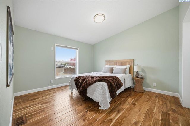 2619 E Adelia Road, Pasco, WA 99301