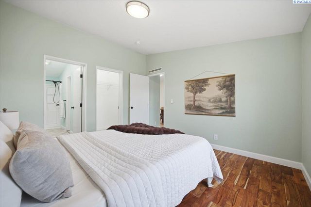 2619 E Adelia Road, Pasco, WA 99301