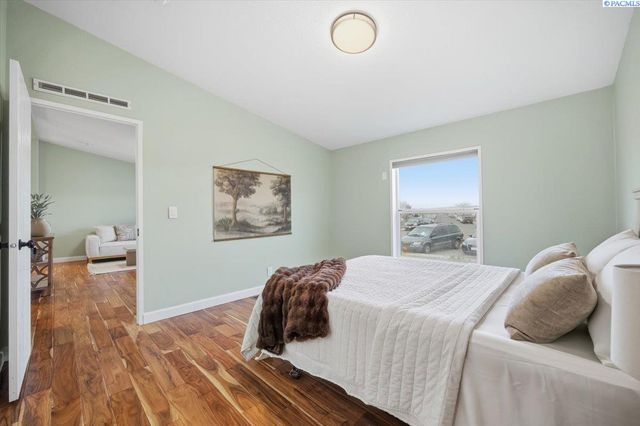 2619 E Adelia Road, Pasco, WA 99301