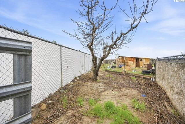 2619 E Adelia Road, Pasco, WA 99301