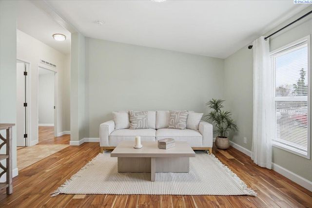 2619 E Adelia Road, Pasco, WA 99301